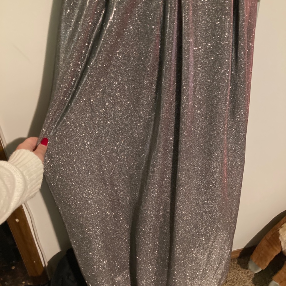 Prom dress - Picture 2 of 5